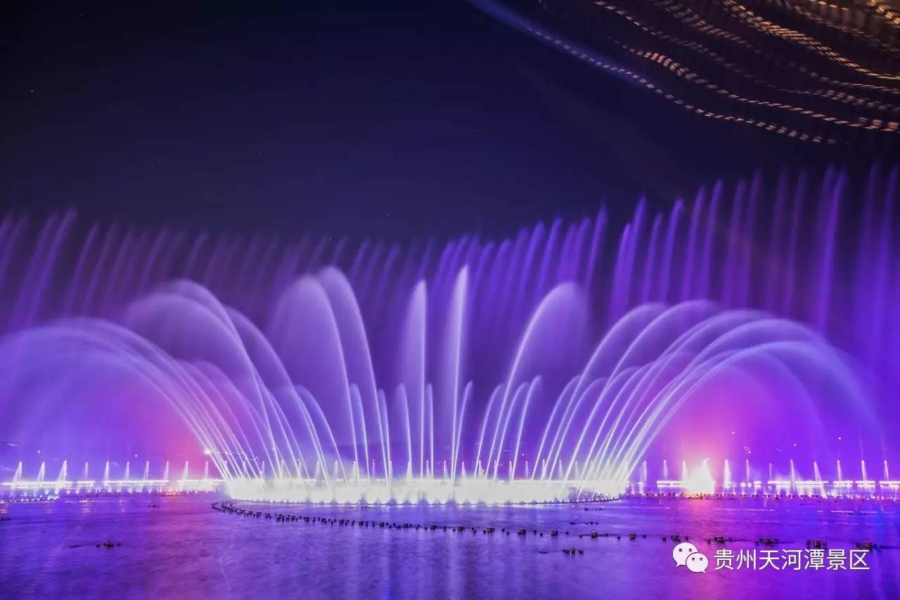 灯光+音乐+烟花+喷火+水幕,惊艳你眼球的水秀!