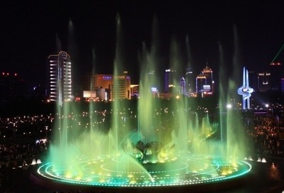 济南泉城广场喷泉之美